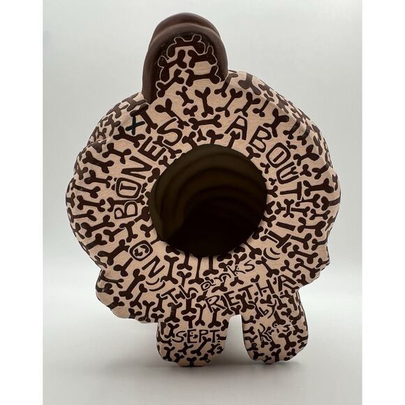 Carved Ceramic Bulldog Puppy Figurine with Brown Dog Biscuit Pattern 7” Signed - Picture 13 of 13